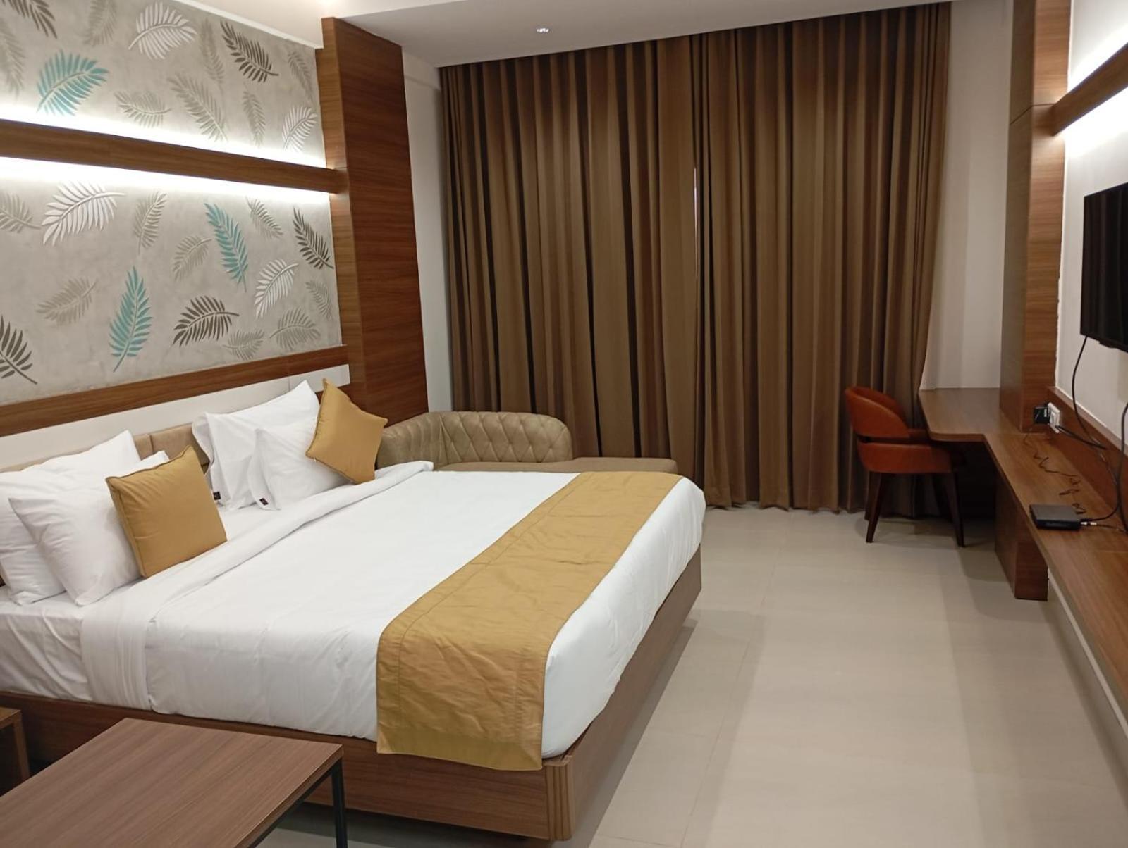 Highland Hotel Bangalore Eksteriør bilde
