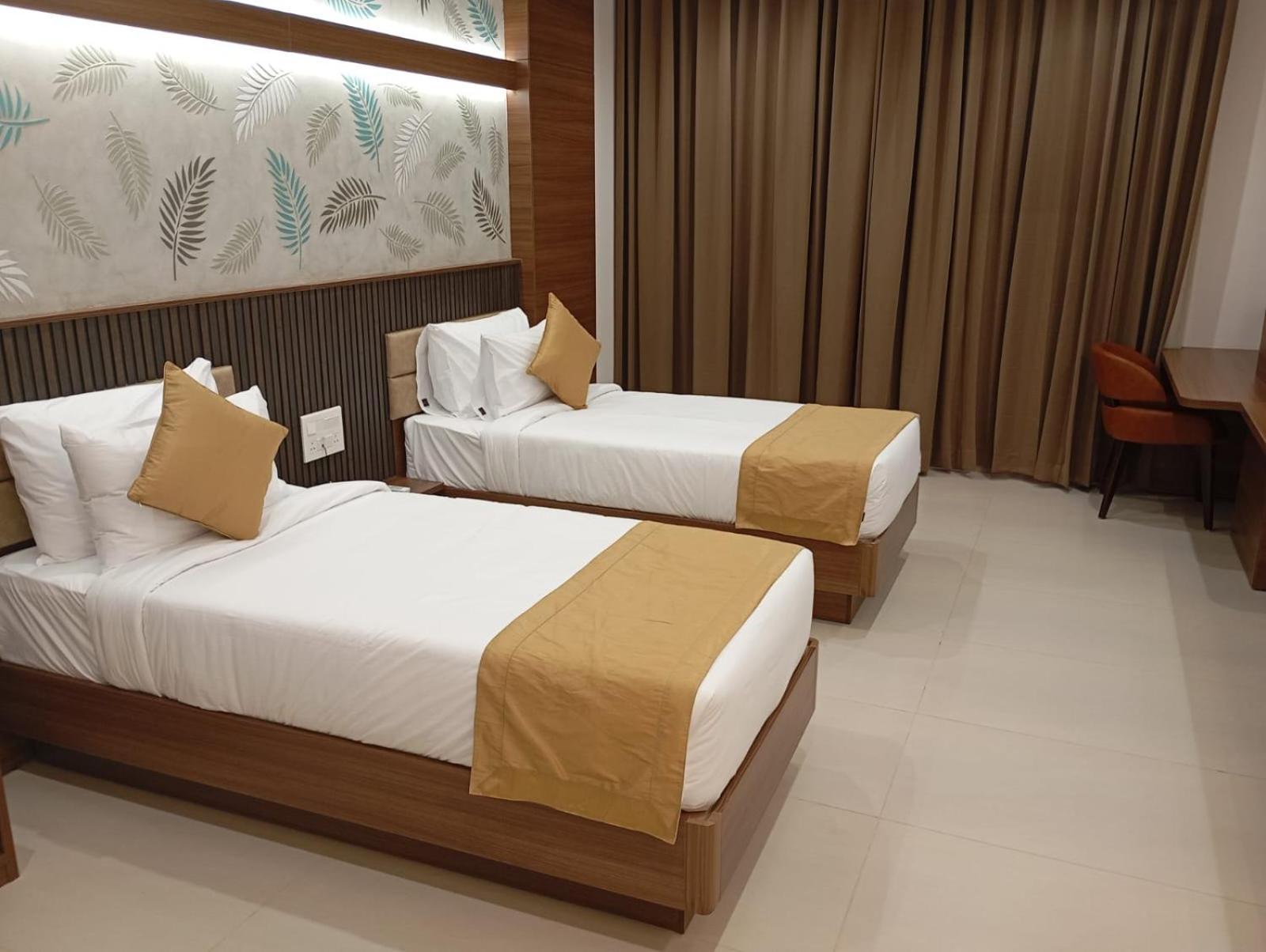 Highland Hotel Bangalore Eksteriør bilde