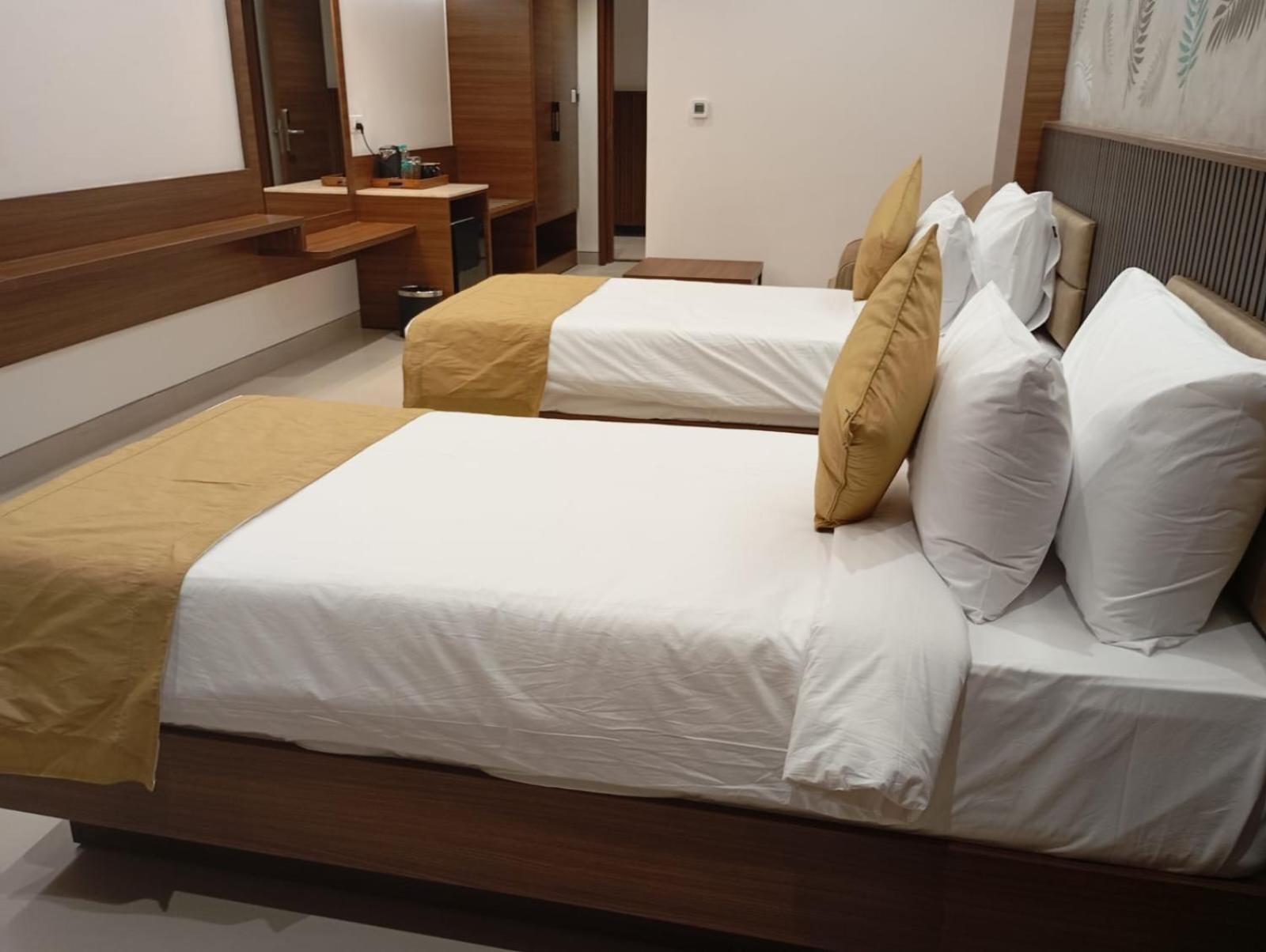 Highland Hotel Bangalore Eksteriør bilde