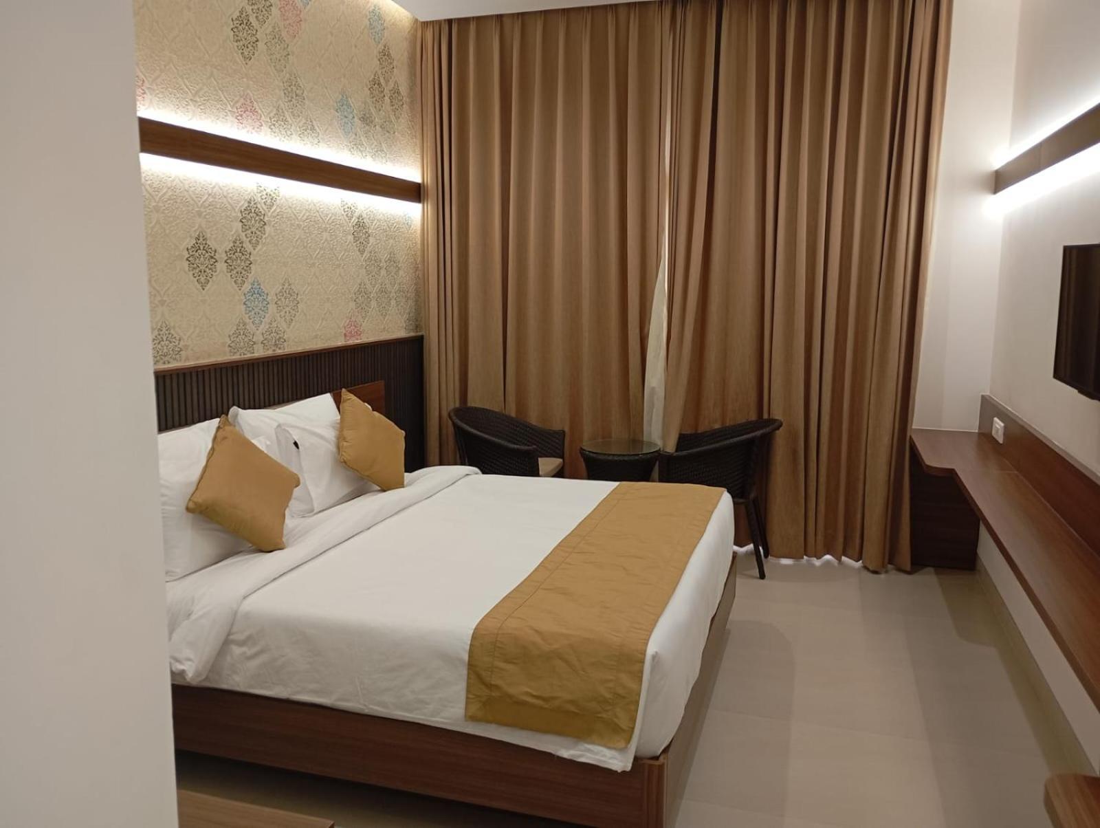 Highland Hotel Bangalore Eksteriør bilde