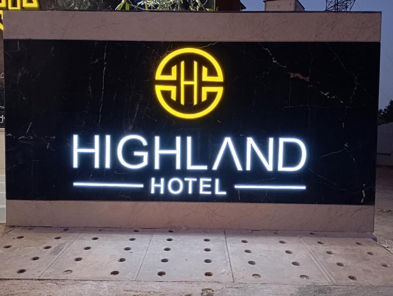 Highland Hotel Bangalore Eksteriør bilde