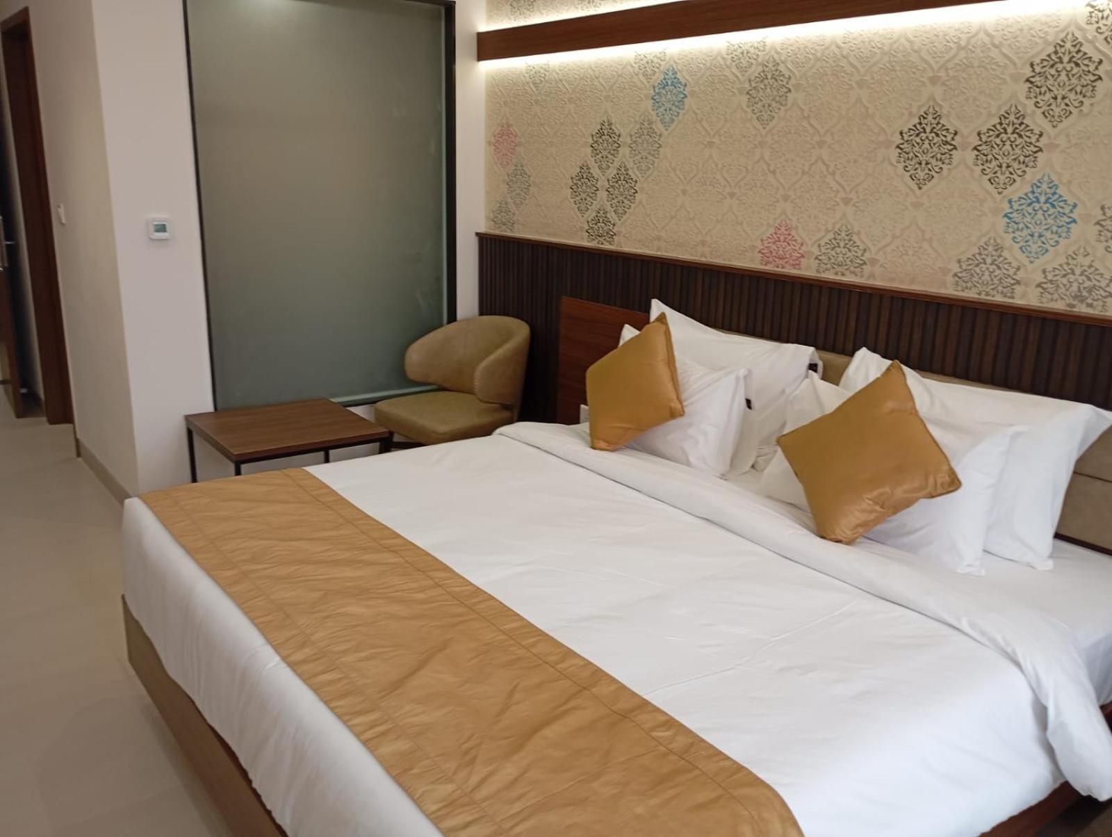 Highland Hotel Bangalore Eksteriør bilde