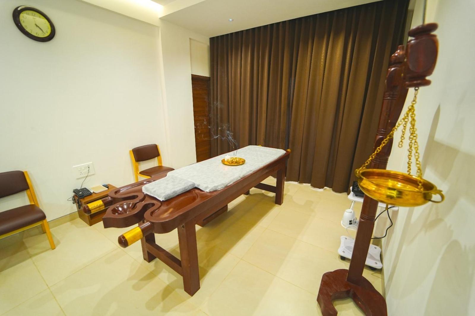 Highland Hotel Bangalore Eksteriør bilde